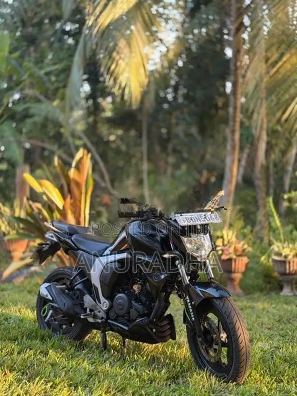 Yamaha Fazer v2 2016