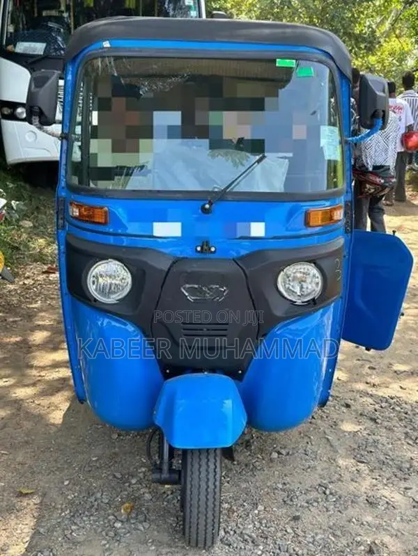 Bajaj RE 236 4stock 2026