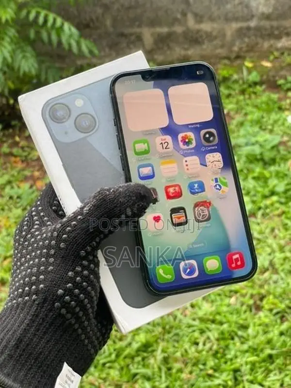 Apple iPhone 13 (Used)