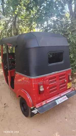 Bajaj RE 2015