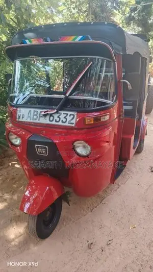 Bajaj RE 2015
