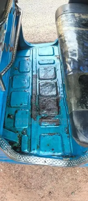 Bajaj RE 2006