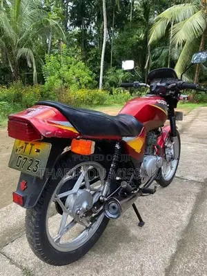 Suzuki GS 125 2004