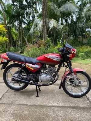 Suzuki GS 125 2004