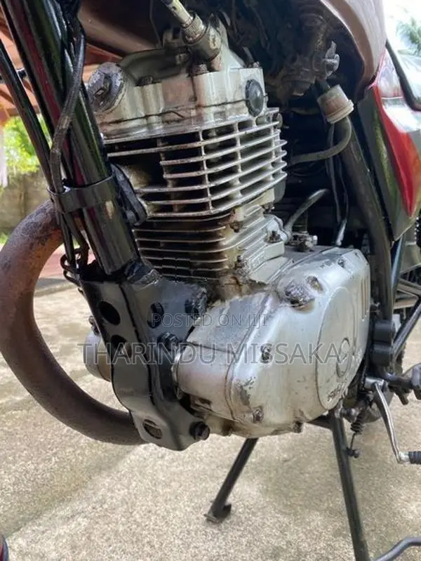Suzuki GS 125 2004