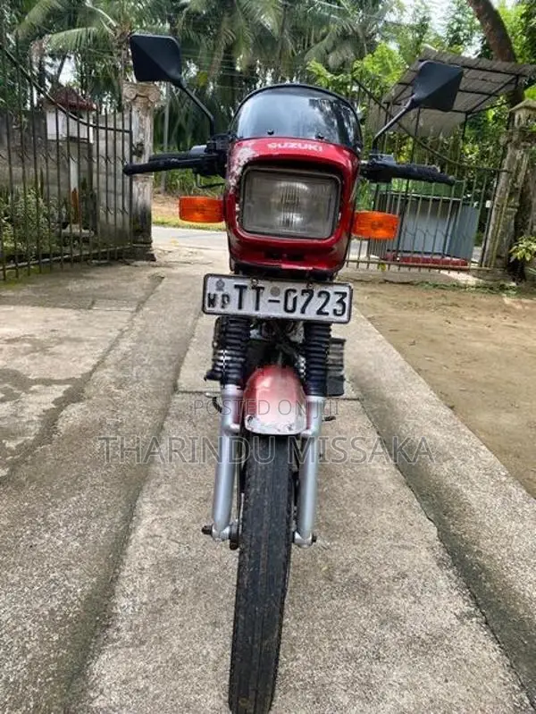Suzuki GS 125 2004