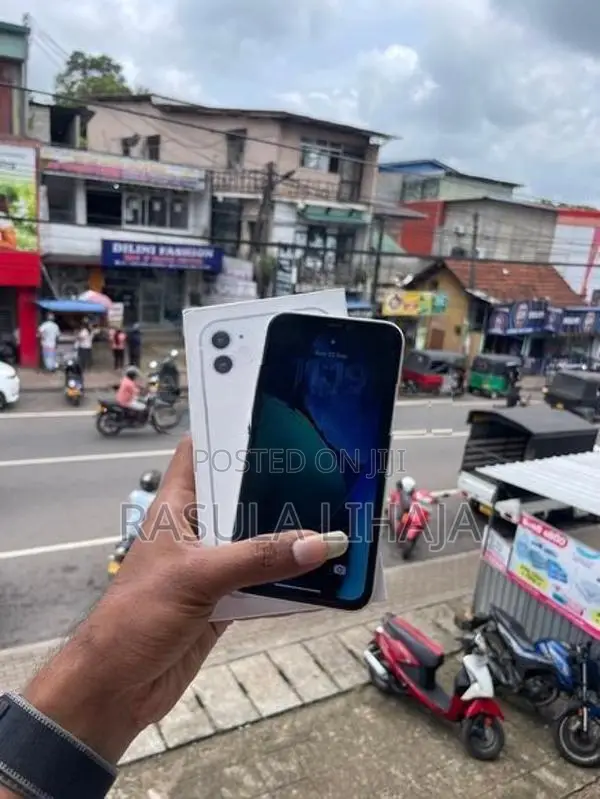 Apple iPhone 11 (Used)