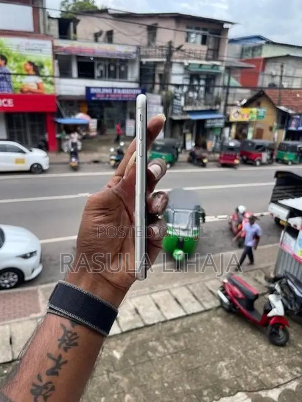 Apple iPhone 11 (Used)