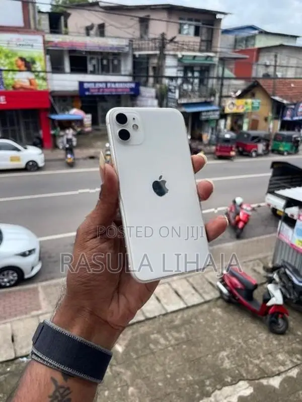 Apple iPhone 11 (Used)