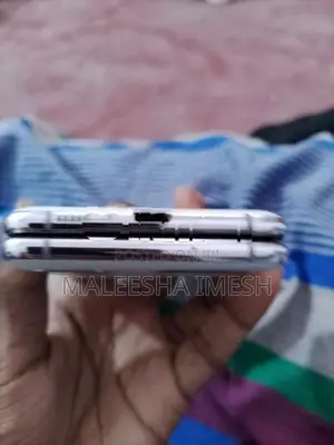 Samsung Galaxy Z Flip (Used)