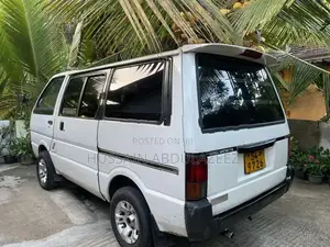 Nissan Vanette 1990