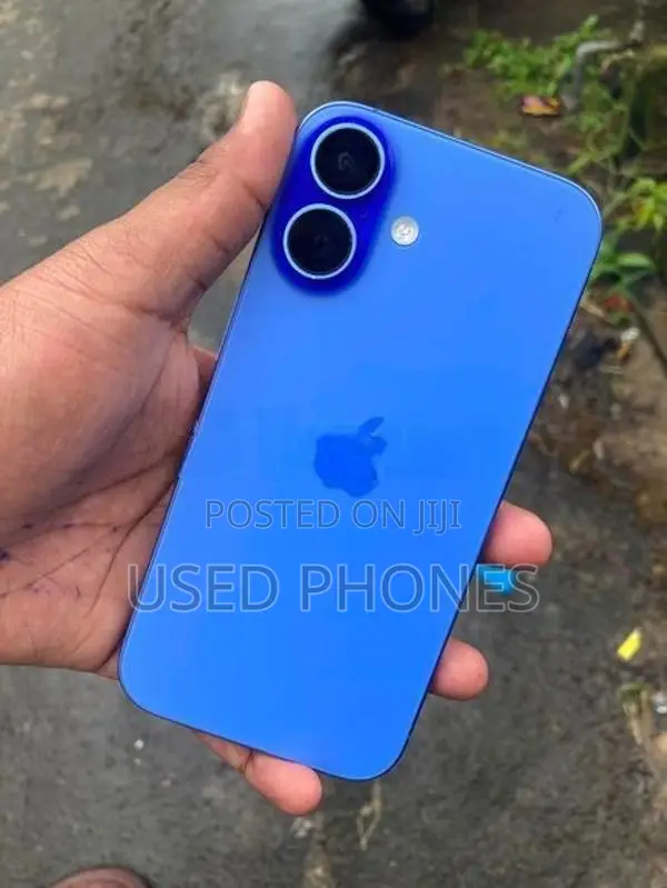 Apple iPhone 16 (Used)