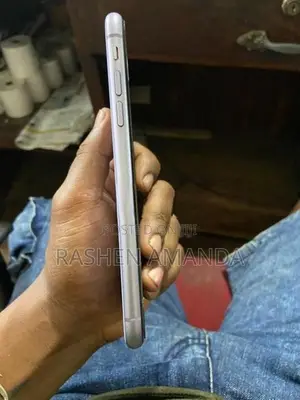 Apple iPhone 11 (Used)