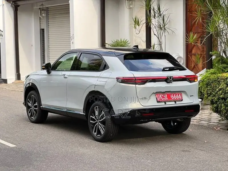 Honda Vezel Z Play Moonroof 10sp 2026