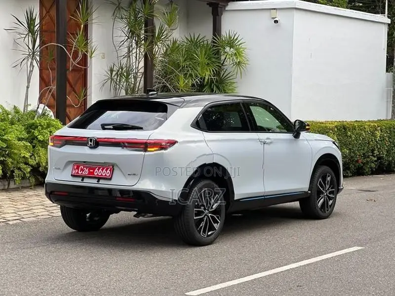 Honda Vezel Z Play Moonroof 10sp 2026