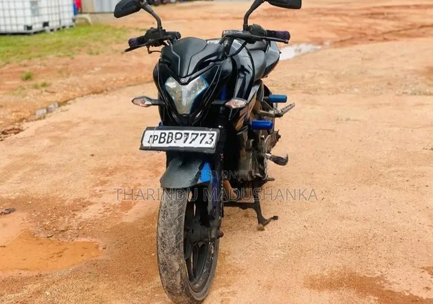 Bajaj Pulsar NS200 2015