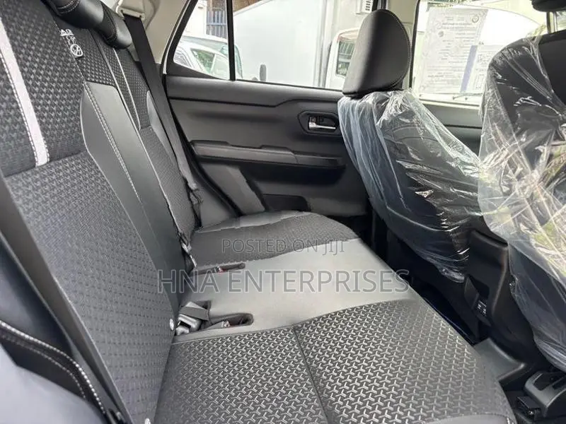 Daihatsu Rocky G Premium 2026