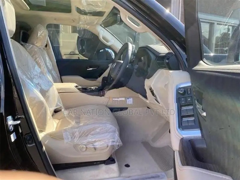 Toyota Land Cruiser LC 300 “ZX” DIESEL 2026