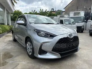 Toyota Yaris X Grade 2025
