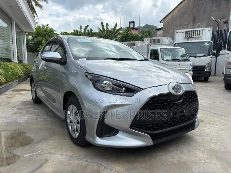 Toyota Yaris X Grade 2025