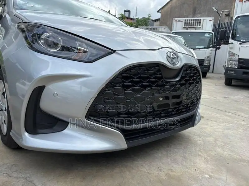Toyota Yaris X Grade 2025