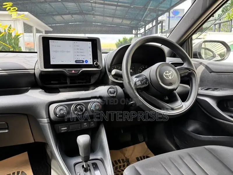 Toyota Yaris X Grade 2025