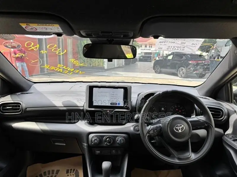 Toyota Yaris X Grade 2025