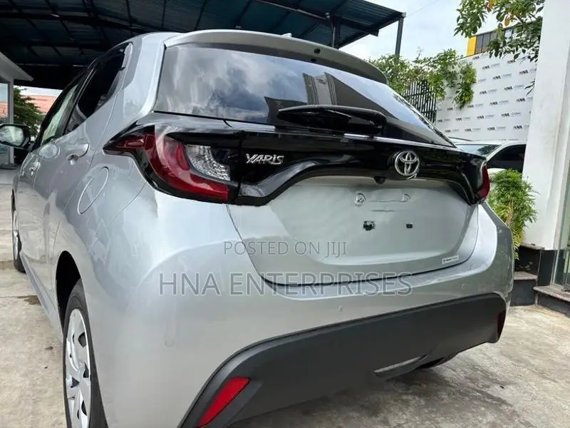 Toyota Yaris X Grade 2025