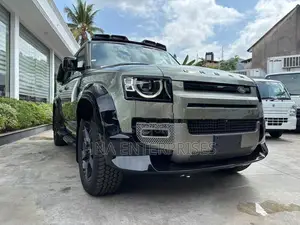 Land Rover Defender 110 X Dynamic 2025