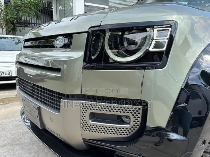 Land Rover Defender 110 X Dynamic 2025