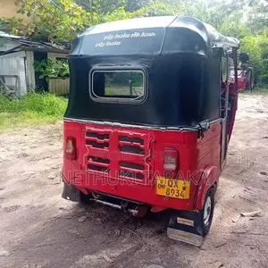 Bajaj RE 2010