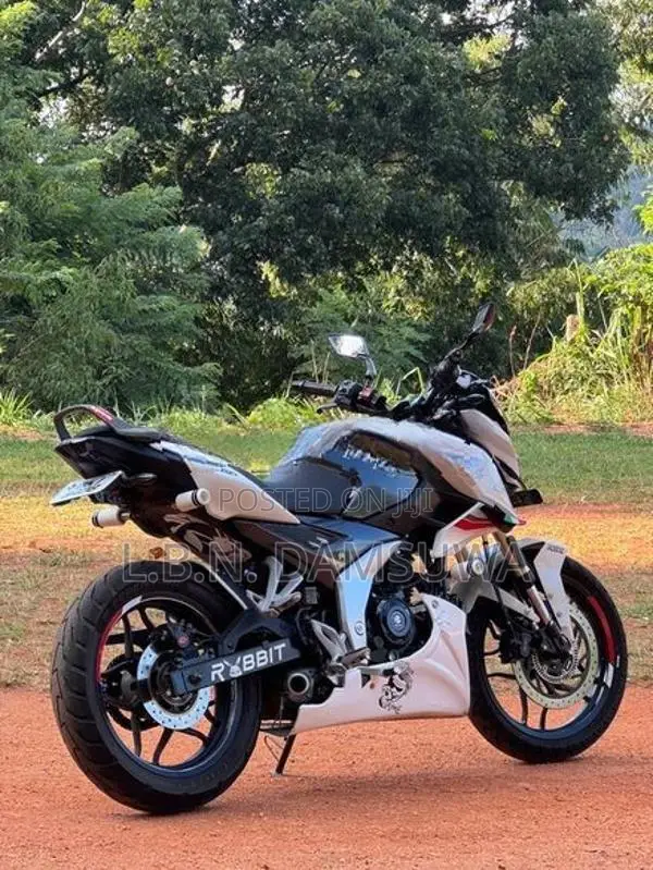 Bajaj Pulsar N160 2025