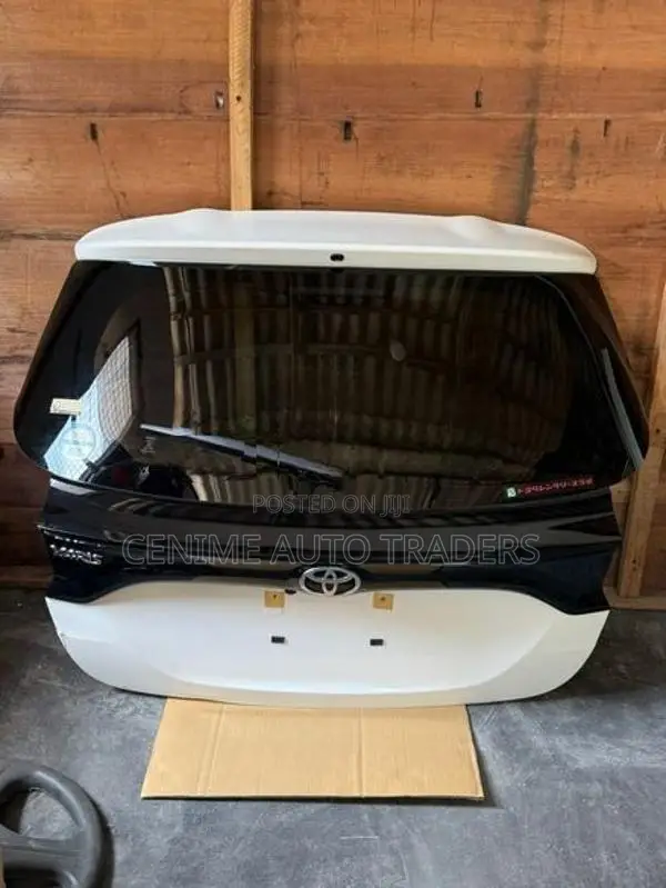 TOYOTA YARIS 210 DICKY DOOR COMPLETE
