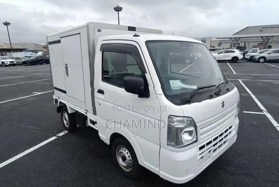 Suzuki Carry Freezer Truck 2025