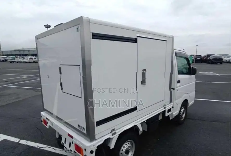 Suzuki Carry Freezer Truck 2025