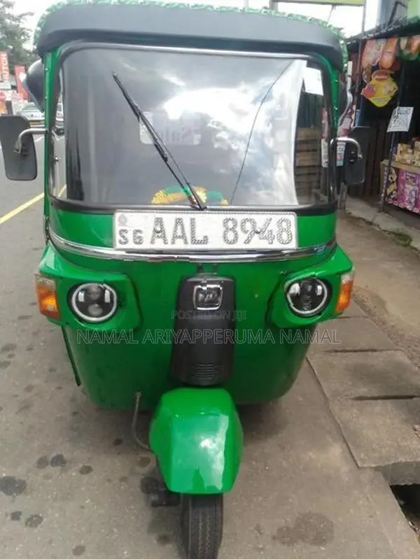 Bajaj RE 2013