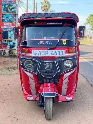 Bajaj RE 2017