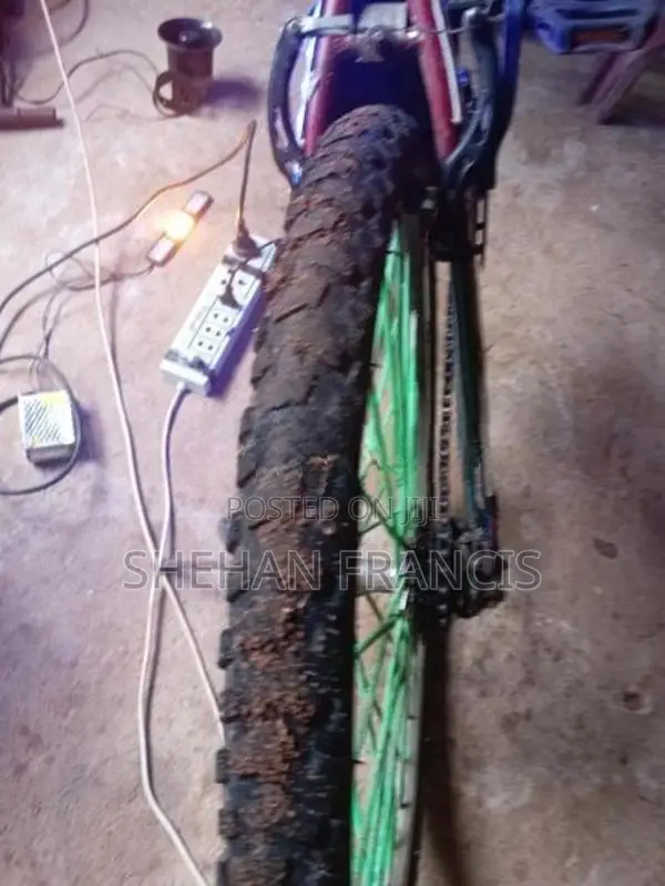 Lumala පාවිච්චි කරන ලද බයිසිකලයක් ඇත