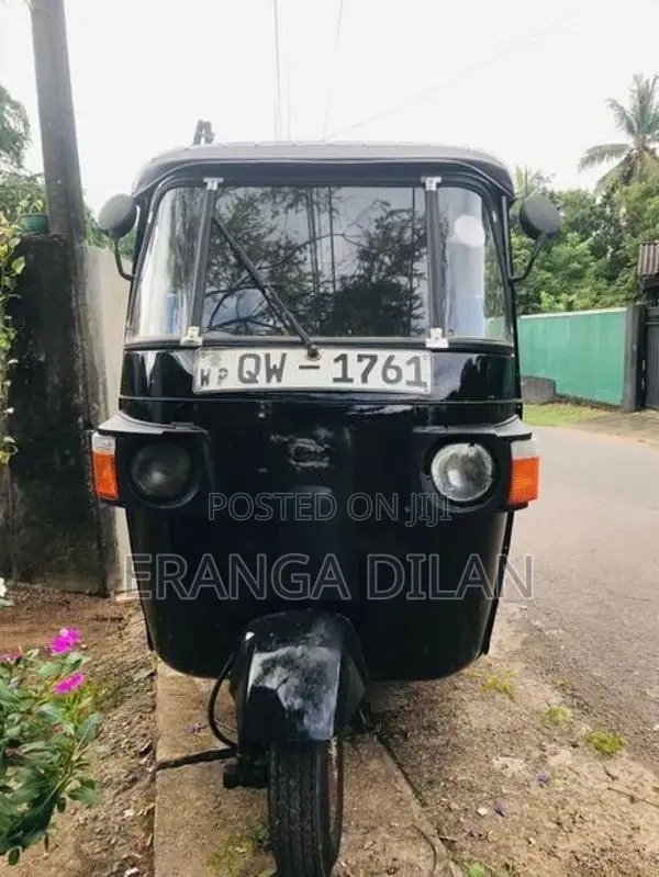 Bajaj RE 2009