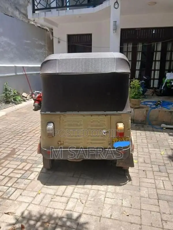 Bajaj RE 1996