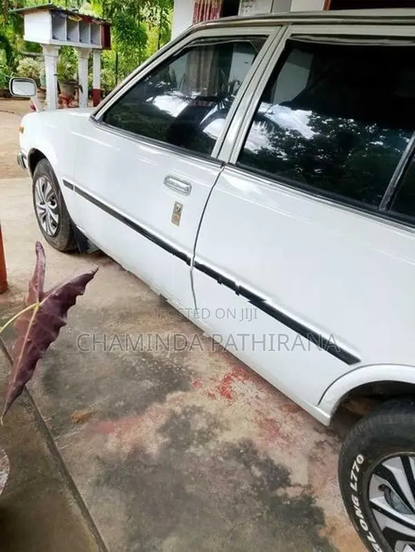 Nissan Sunny 1983