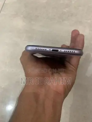 Apple iPhone 11 (Used)