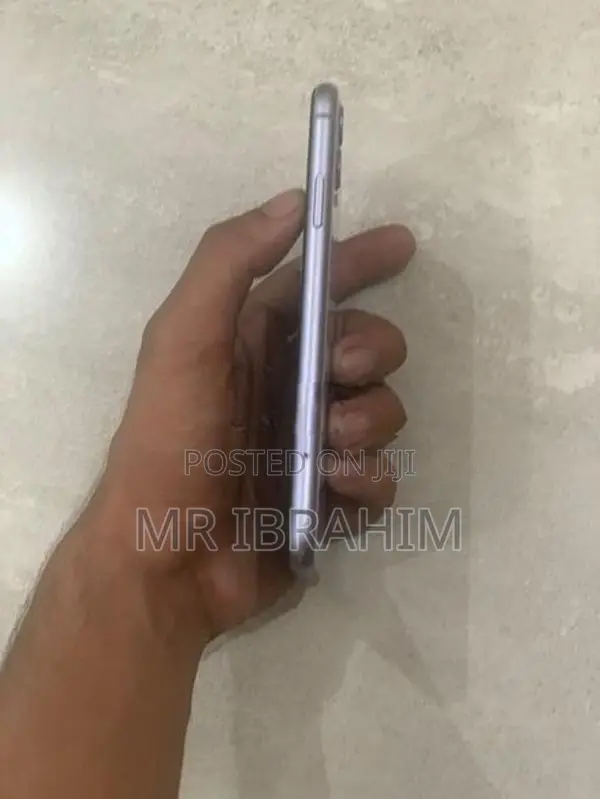 Apple iPhone 11 (Used)