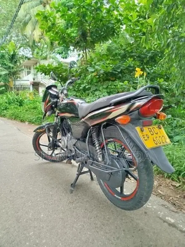 Bajaj Platina 100 2015
