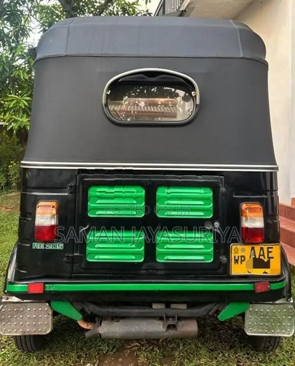 Bajaj RE 2012