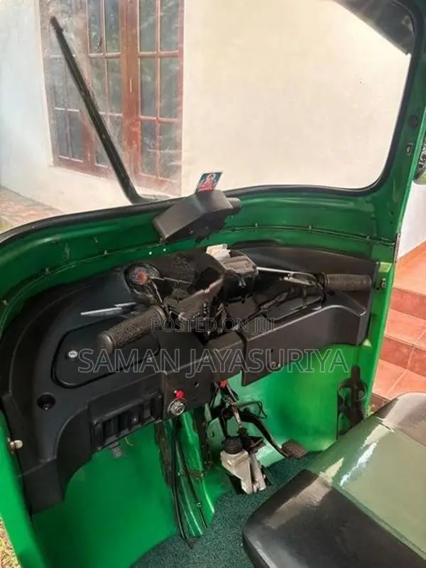 Bajaj RE 2012