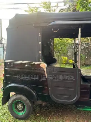 Bajaj RE 2012