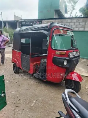 Bajaj RE 2015