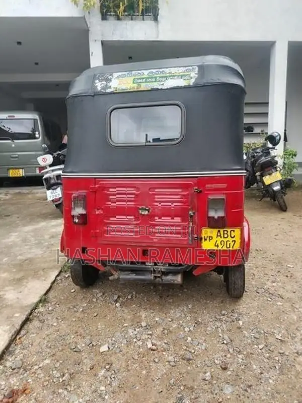 Bajaj RE 2015