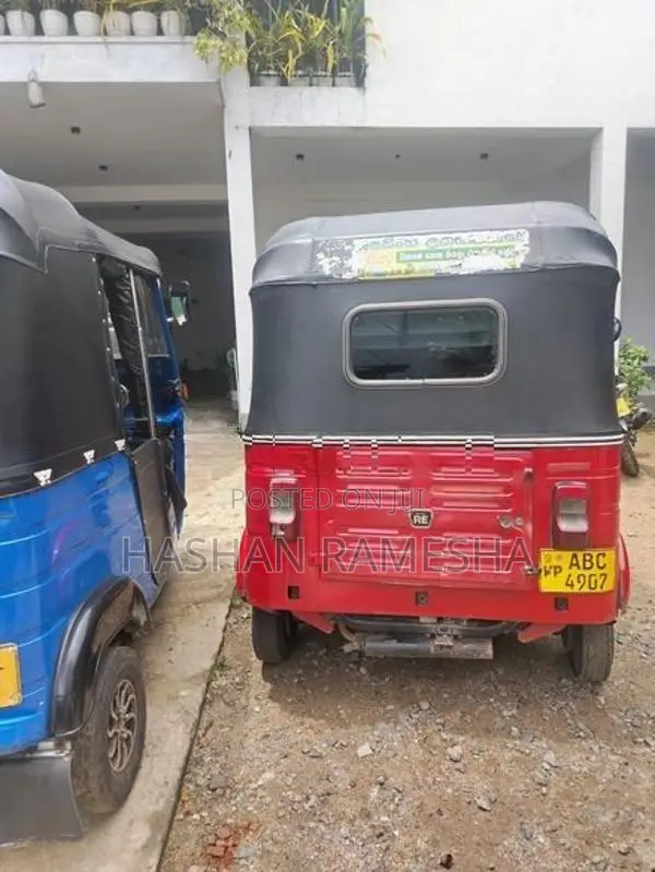 Bajaj RE 2015